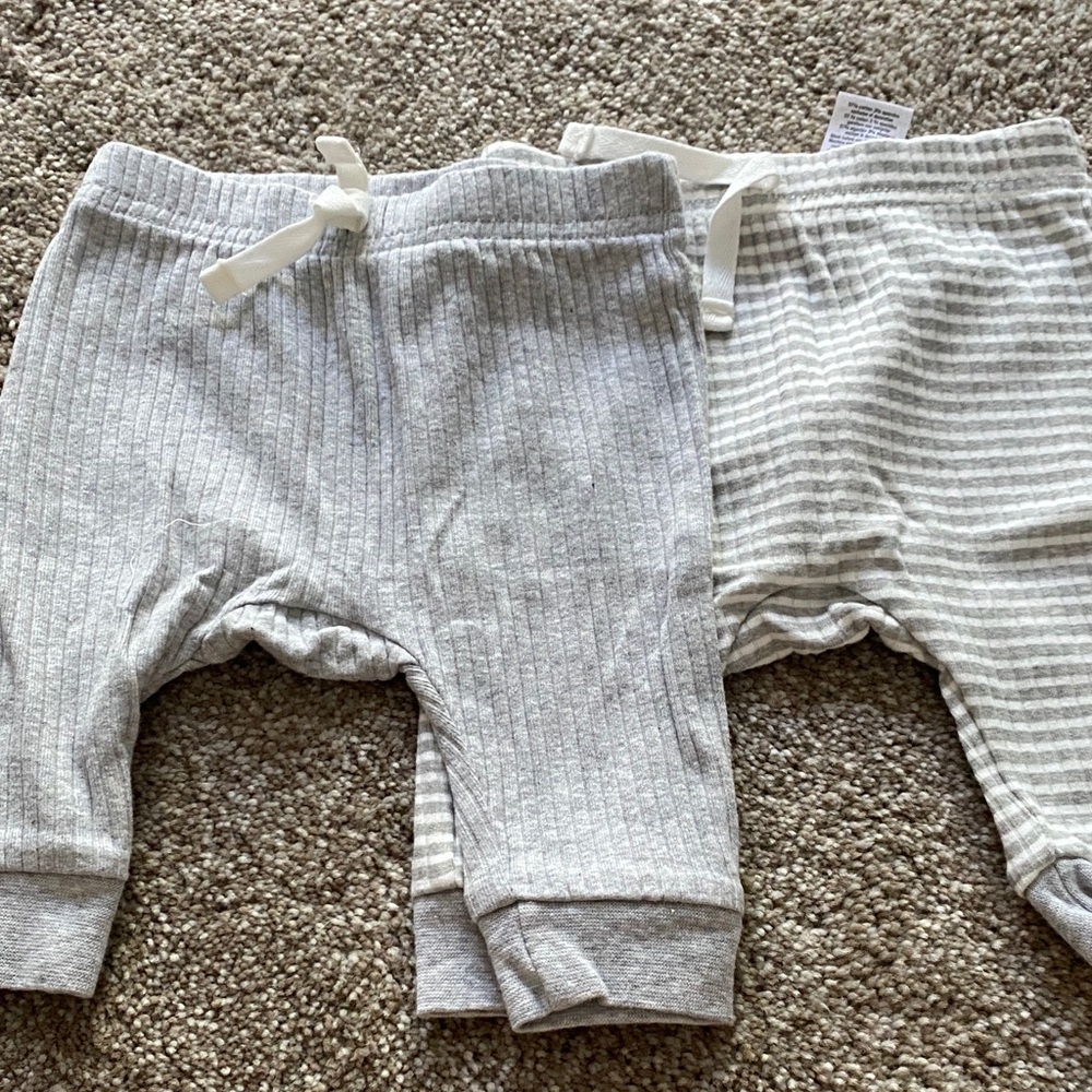 Gerber Organic Baby Pants Set in Gray and Cream